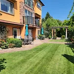 Sahara Suites