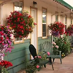 Boundary Motel