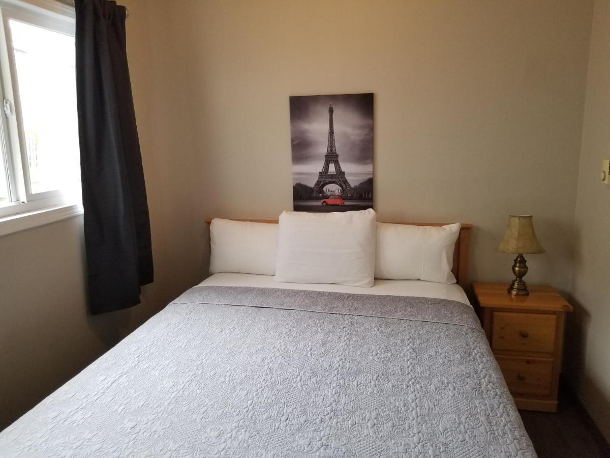 Lakeview & Motel 3*