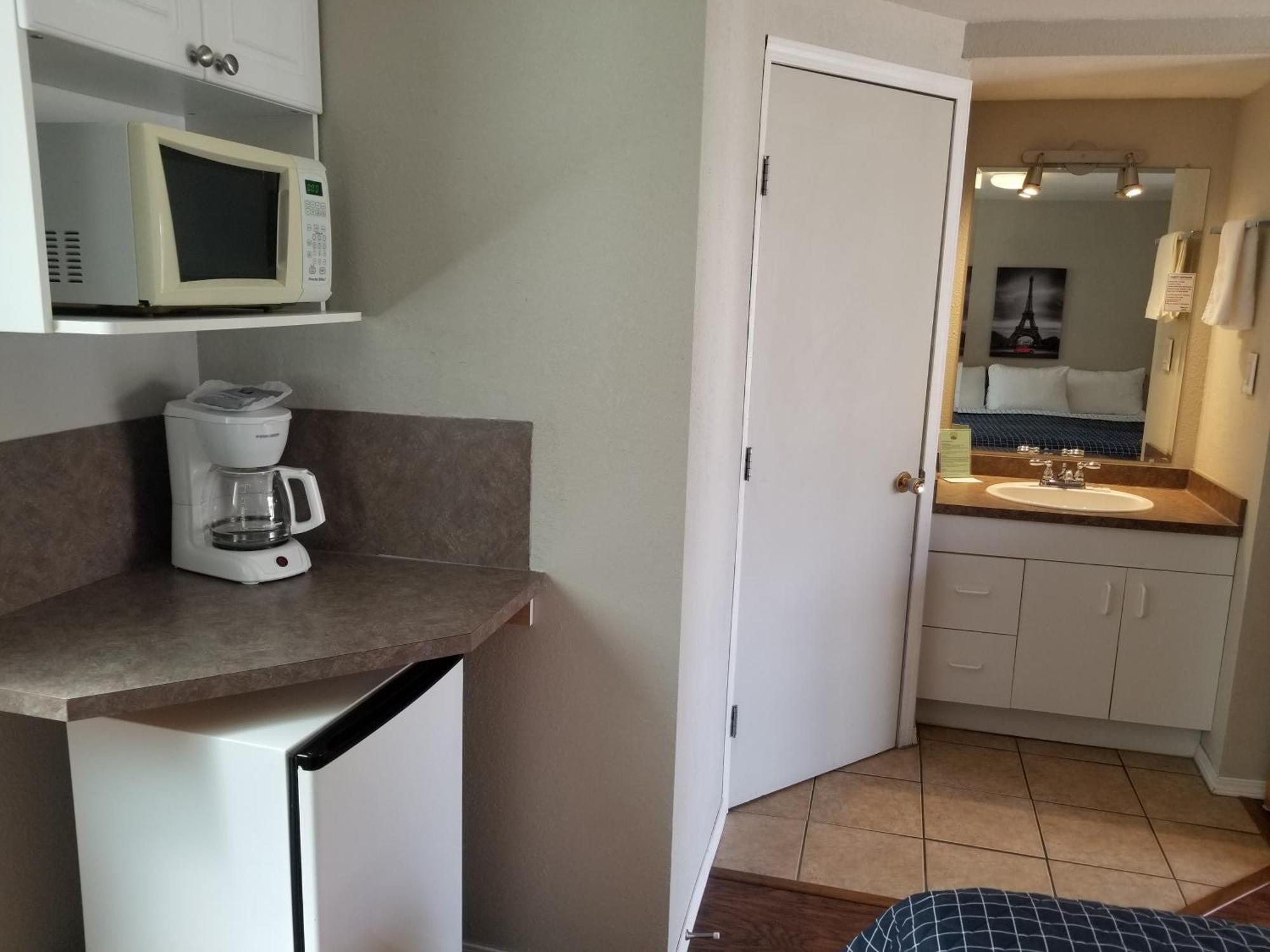 Lakeview & 3* Osoyoos