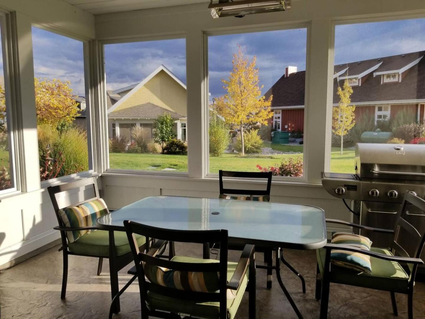 Sunrock Meadow On 113 Osoyoos