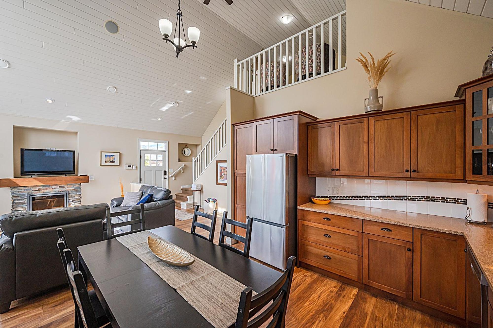 Sunrock Meadow On 113 Osoyoos