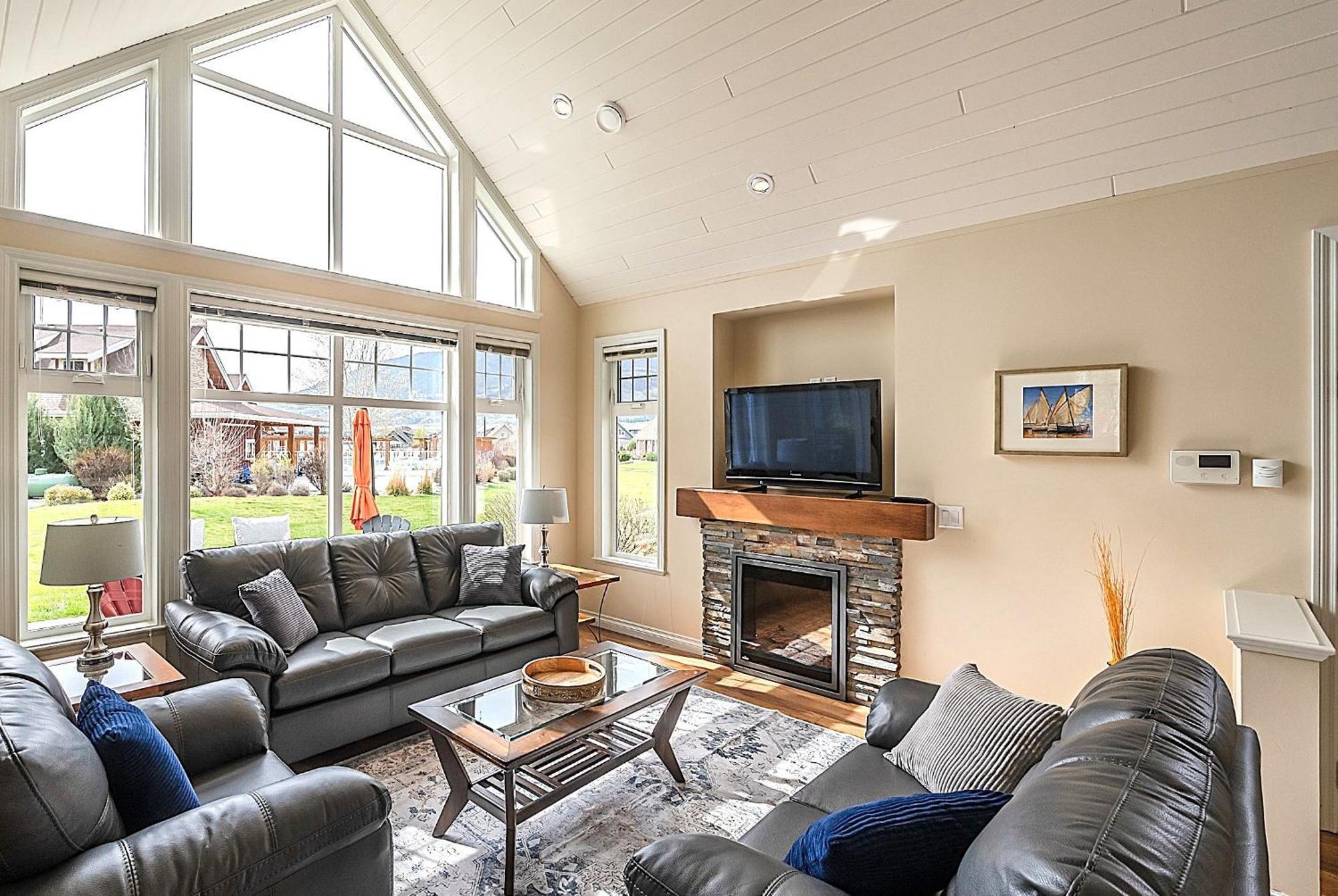Sunrock Meadow On 113 Osoyoos