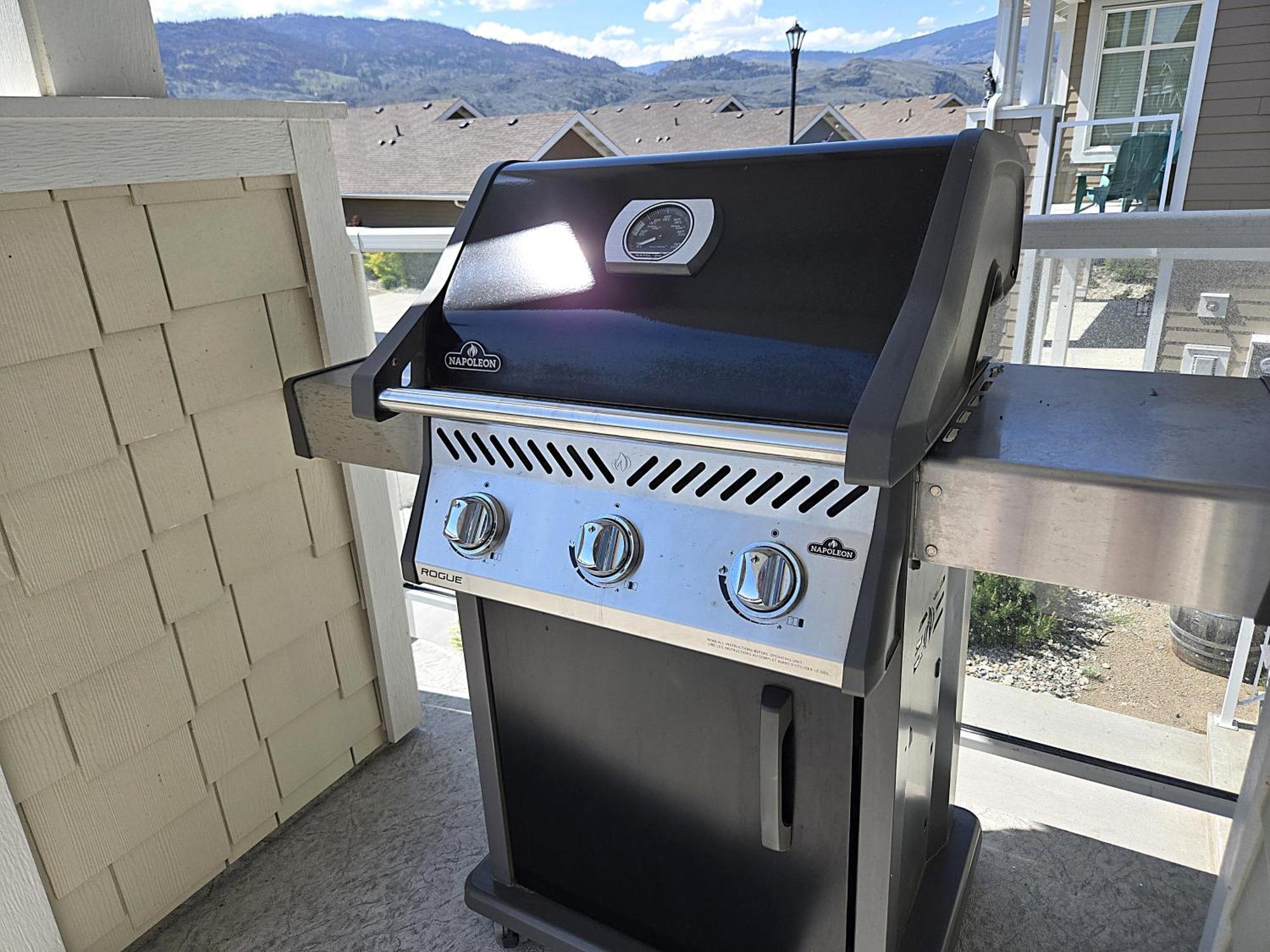 Toes In The #201 Holiday home Osoyoos