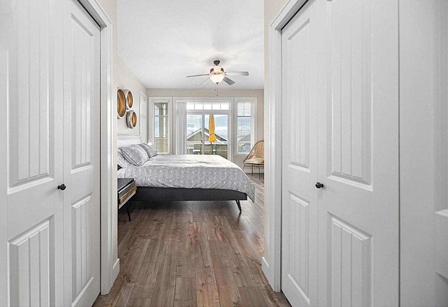 Toes In The #201 Holiday home Osoyoos
