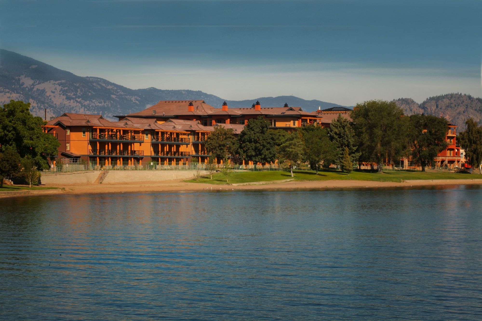 Hotel Watermark 4*