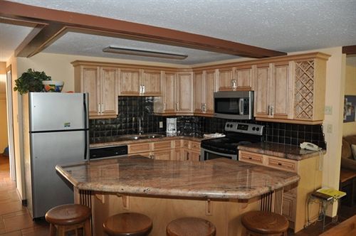 Safari Hotel Osoyoos