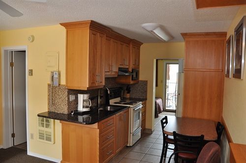 Safari Hotel Osoyoos