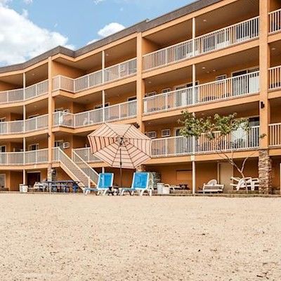 Hotel Coast Osoyoos