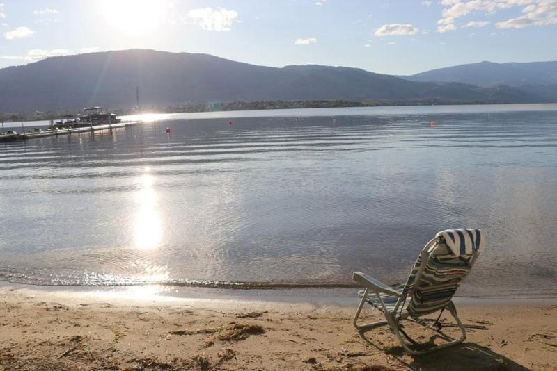 Casa de férias Lakefront At Nk'mip Campground Cabin Osoyoos