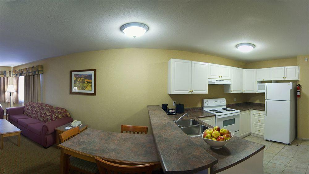 Western & 3* Osoyoos
